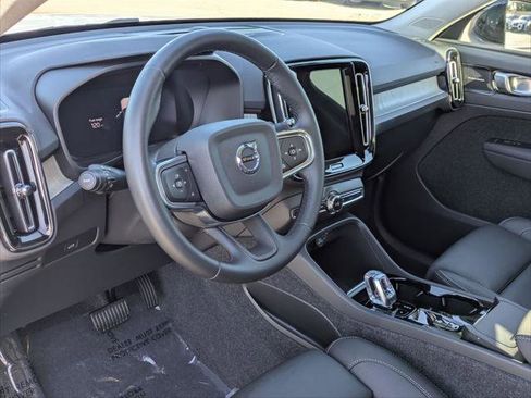 Used 2025 Volvo XC40 B5 Ultra w/ Climate Package image 11