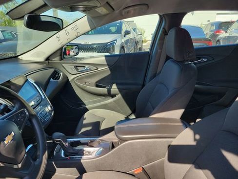 Used 2021 Chevrolet Malibu LT FWD image 13