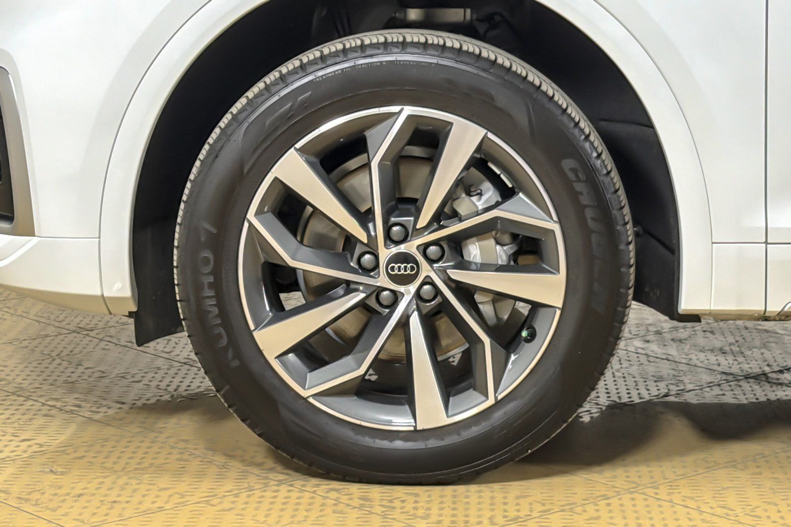 Used 2023 Audi Q5 2.0T Premium Plus AWD/4WD image 24