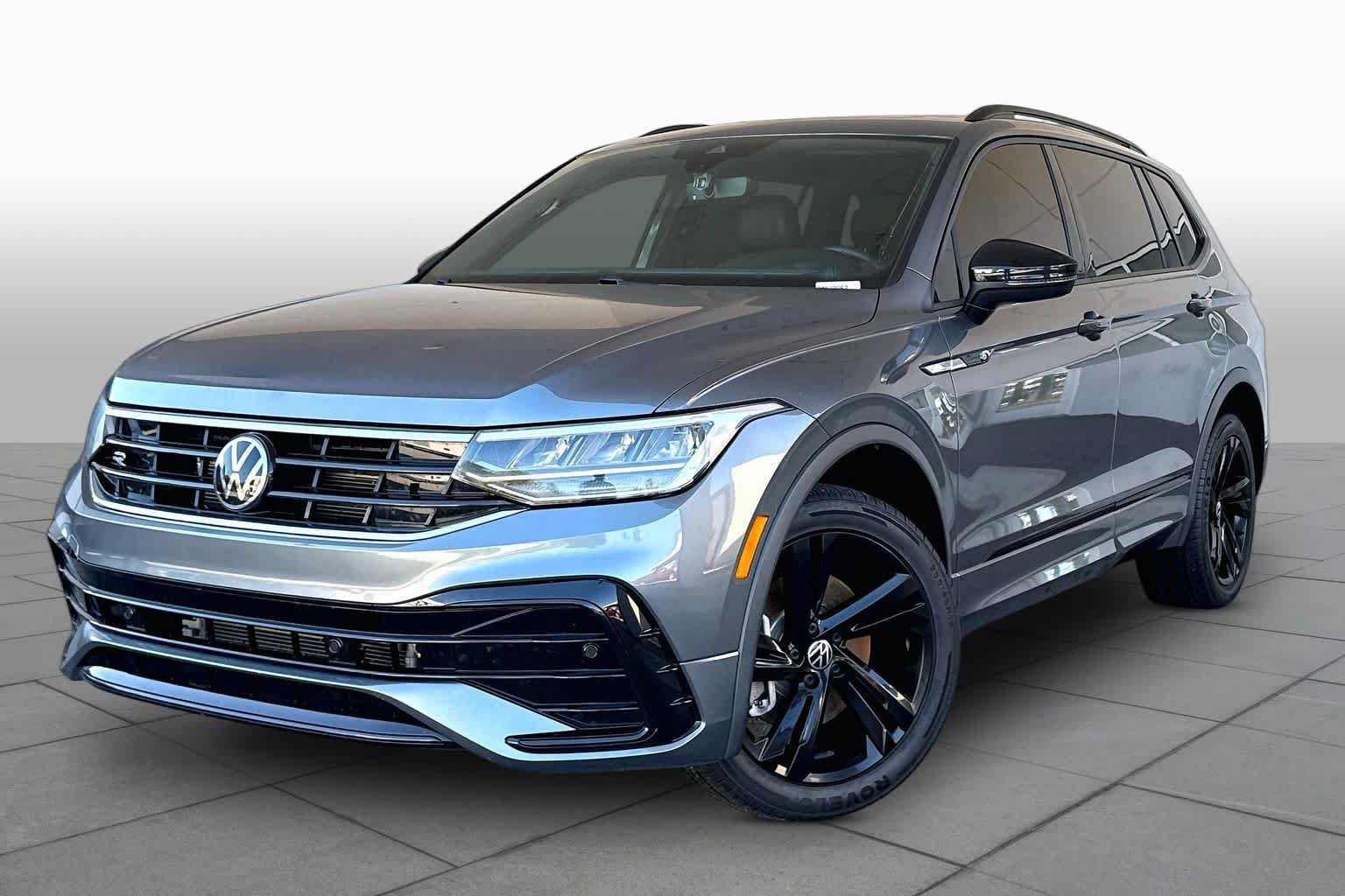 Used 2023 Volkswagen Tiguan SE R-Line FWD image 2