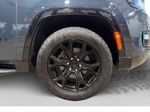 Used 2024 Jeep Wagoneer Series II AWD/4WD image 56
