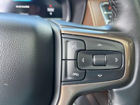 Used 2023 Chevrolet Suburban High Country AWD/4WD image 25