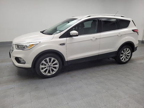 Used 2017 Ford Escape Titanium image 2