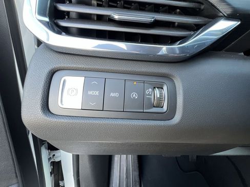 New 2025 GMC Acadia Elevation image 18