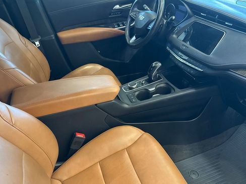 Used 2019 Cadillac XT4 Premium Luxury image 15