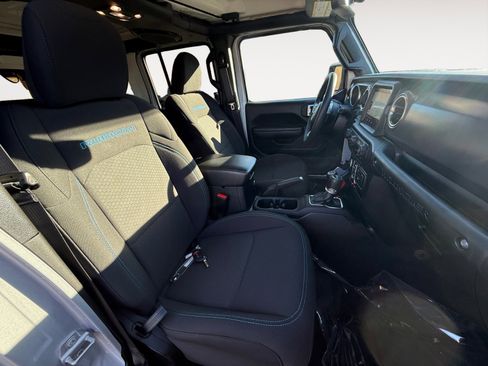 Used 2023 Jeep Wrangler Unlimited Rubicon 4xe image 19