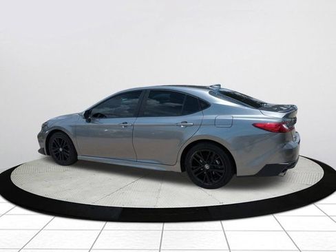 Used 2025 Toyota Camry SE FWD image 5