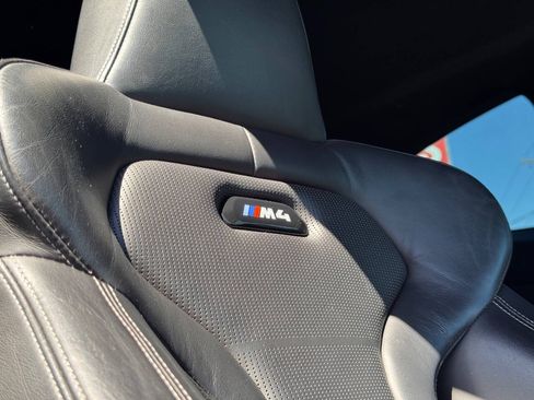 Used 2018 BMW M4 Coupe w/ Competition Package RWD image 16