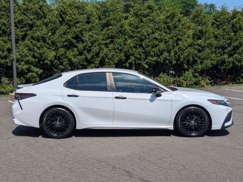 Used 2021 Toyota Camry SE AWD/4WD image 2