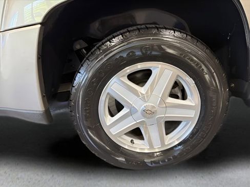 Used 2002 Chevrolet TrailBlazer LTZ image 34