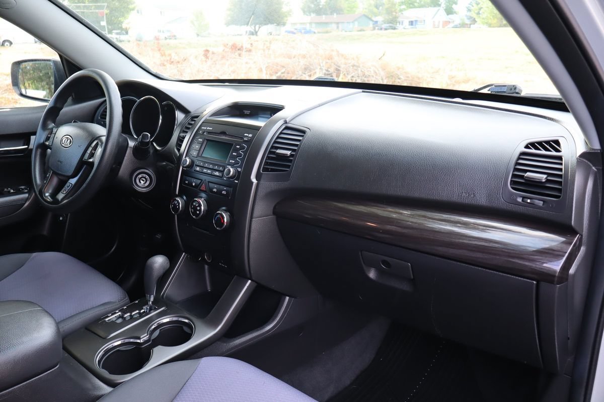 Used 2013 Kia Sorento LX AWD/4WD image 17