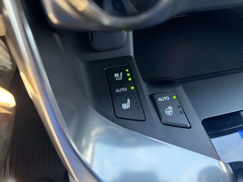 Used 2023 Lexus LX 600 F Sport w/ Accessory Package (Z1) image 23