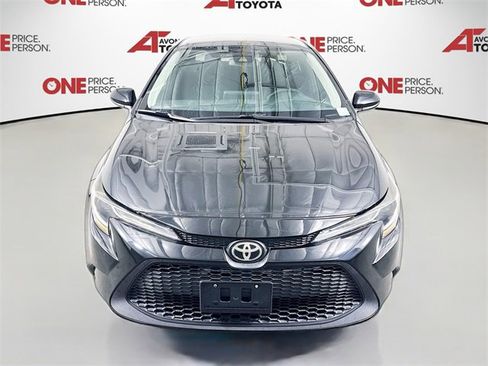 Used 2021 Toyota Corolla LE image 2