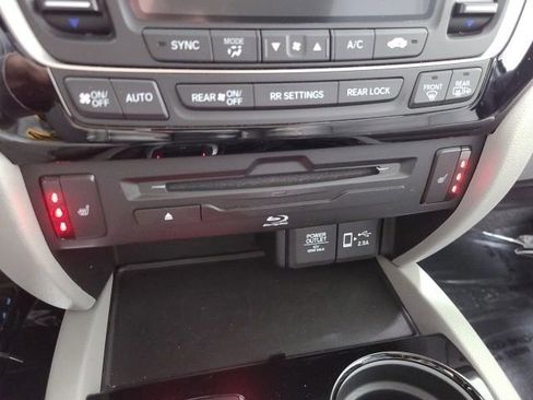 Used 2022 Honda Pilot Touring image 35