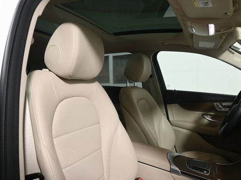 Used 2020 Mercedes-Benz GLC 300 4MATIC image 35