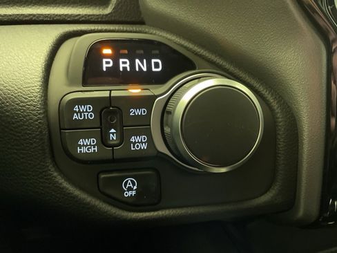 New 2025 RAM 1500 4x4 Crew Cab image 12