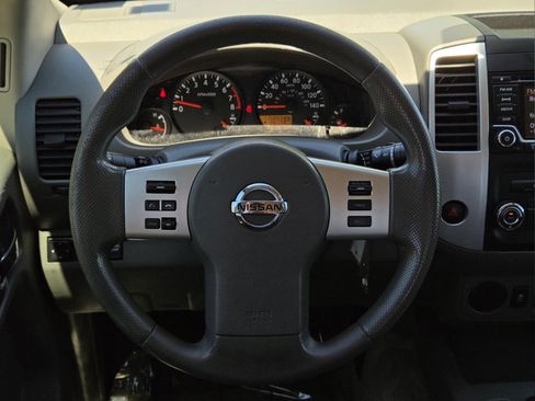 Used 2018 Nissan Frontier SV RWD image 30