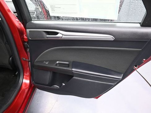 Used 2019 Ford Fusion SE FWD image 19