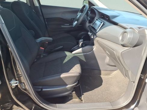 Used 2022 Nissan Kicks S FWD image 14