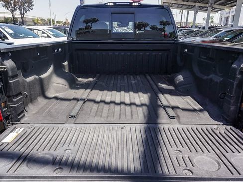 Used 2021 Nissan Titan SV w/ SV Convenience Package AWD/4WD image 25