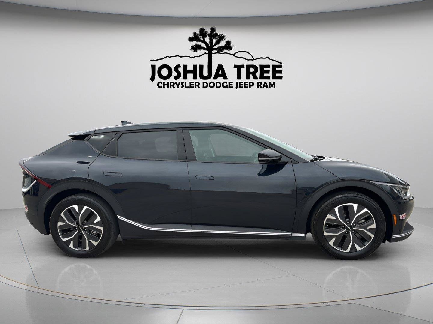 Used 2024 Kia EV6 Light RWD image 8