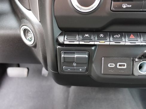 Used 2024 GMC Sierra 1500 Pro w/ Graphite Edition AWD/4WD image 46