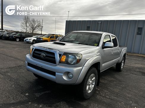 Used 2009 Toyota Tacoma PreRunner image 1