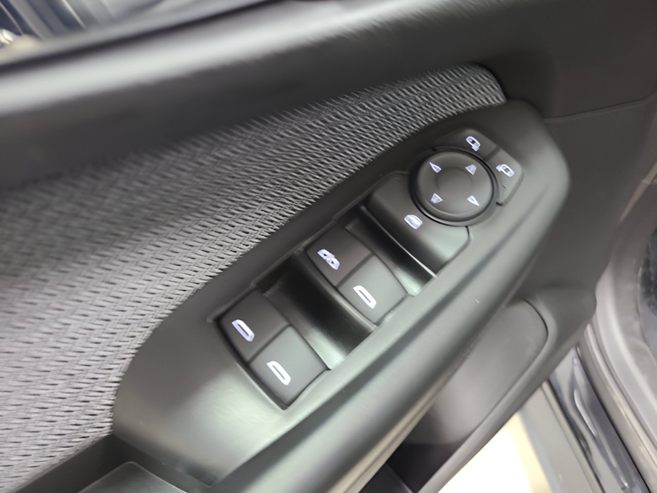Used 2024 Chevrolet TrailBlazer LS w/ LS Convenience Package AWD/4WD image 19