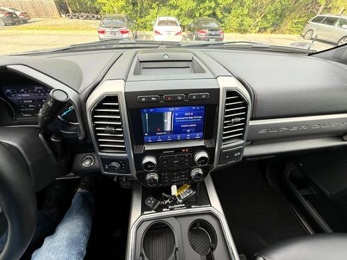 Used 2020 Ford F250 Platinum w/ FX4 Off-Road Package image 27