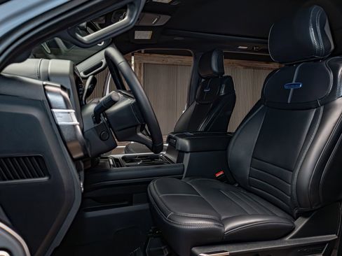 Used 2026 Ford F250 Platinum image 23