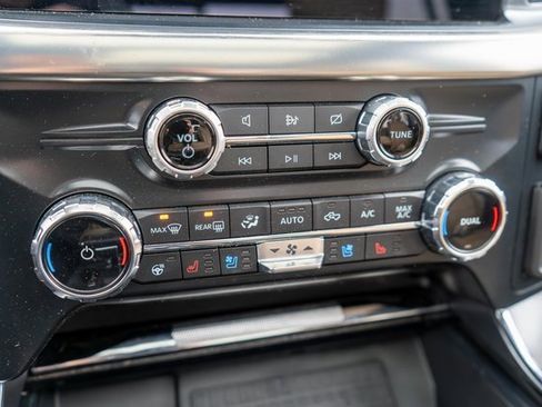 Used 2022 Ford F150 Lariat w/ Equipment Group 502A High image 38