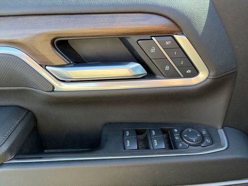 Used 2025 Chevrolet Silverado 2500 High Country w/ High Country Premium Package AWD/4WD image 19