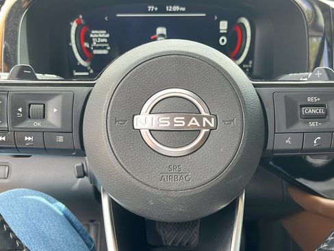 Used 2022 Nissan Pathfinder Platinum w/ Cargo Package FWD image 15
