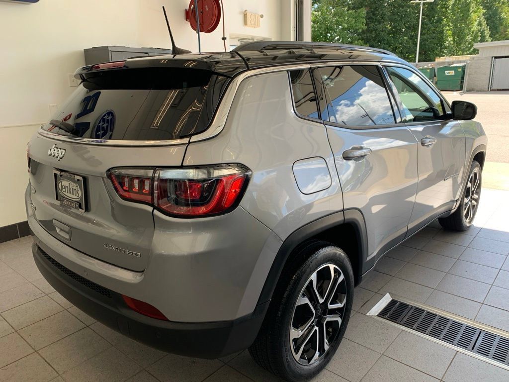 Used 2023 Jeep Compass Limited AWD/4WD image 15