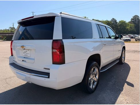 Used 2017 Chevrolet Suburban Premier image 5