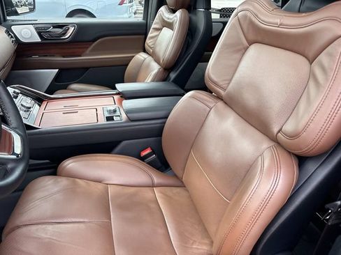 Certified 2024 Lincoln Navigator Reserve AWD/4WD image 28