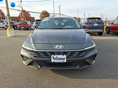 Certified 2025 Hyundai Elantra Sport image 34