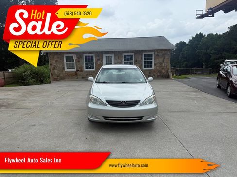 Used 2004 Toyota Camry SE FWD image 1