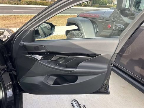 Used 2024 BMW 530i xDrive w/ Premium Package image 13