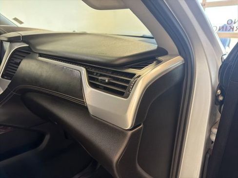 Used 2018 GMC Yukon XL SLT w/ Open Road Package image 41