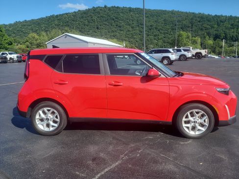Used 2023 Kia Soul S FWD image 6