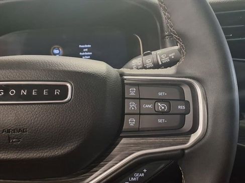 Used 2024 Jeep Wagoneer L Series II w/ Flexible Seating Group image 21