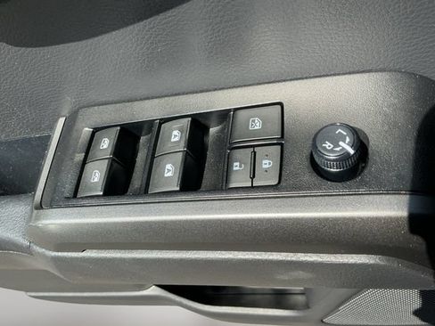 Used 2023 Toyota Tacoma TRD Off-Road w/ Advanced Technology Package AWD/4WD image 12