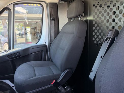 Used 2025 RAM ProMaster 2500 w/ U-Haul Equipment Group FWD image 13
