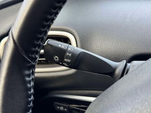 Used 2022 Toyota Prius Prime XLE image 30