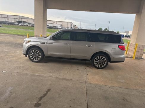 Used 2020 Lincoln Navigator L Reserve w/ Luxury Package AWD/4WD image 8