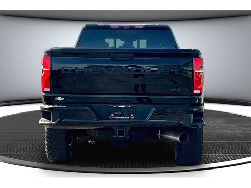 Used 2025 Chevrolet Silverado 2500 ZR2 w/ Technology Package AWD/4WD image 6