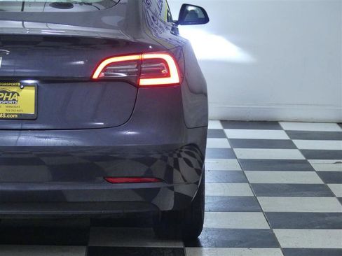 Used 2023 Tesla Model 3 Standard Range image 29