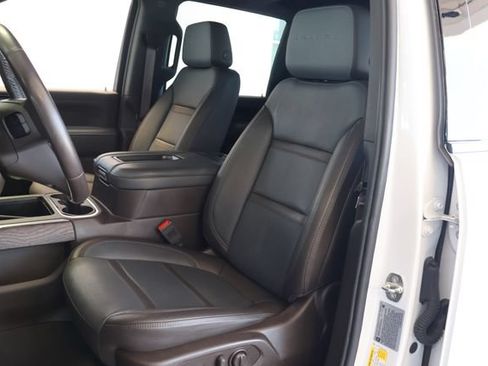 Used 2022 GMC Sierra 3500 Denali AWD/4WD image 16