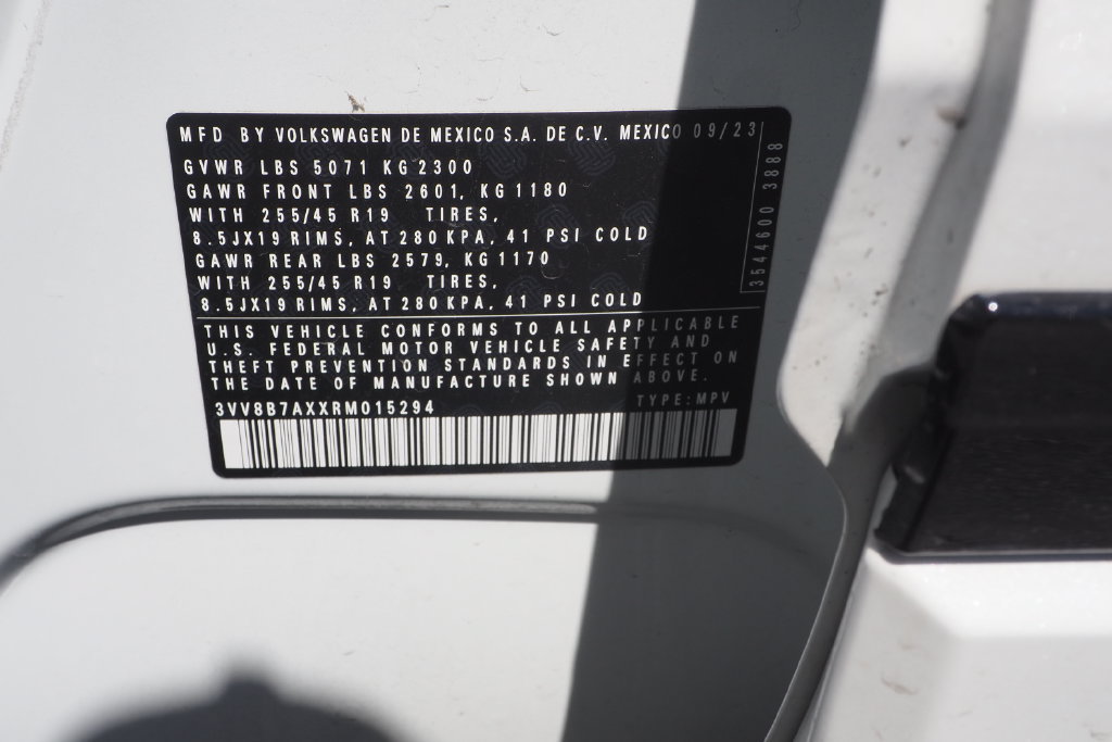 Used 2024 Volkswagen Tiguan SE R-Line AWD/4WD image 27